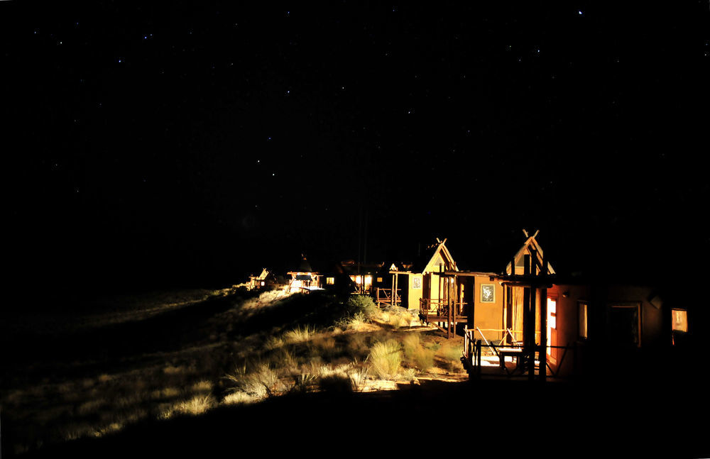 Xaus Lodge Twee Rivieren Dış mekan fotoğraf