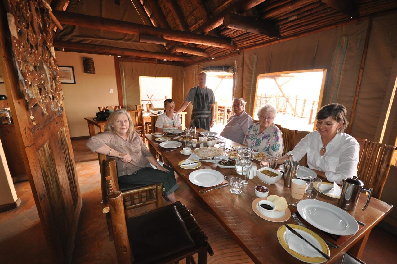 Xaus Lodge Twee Rivieren Dış mekan fotoğraf