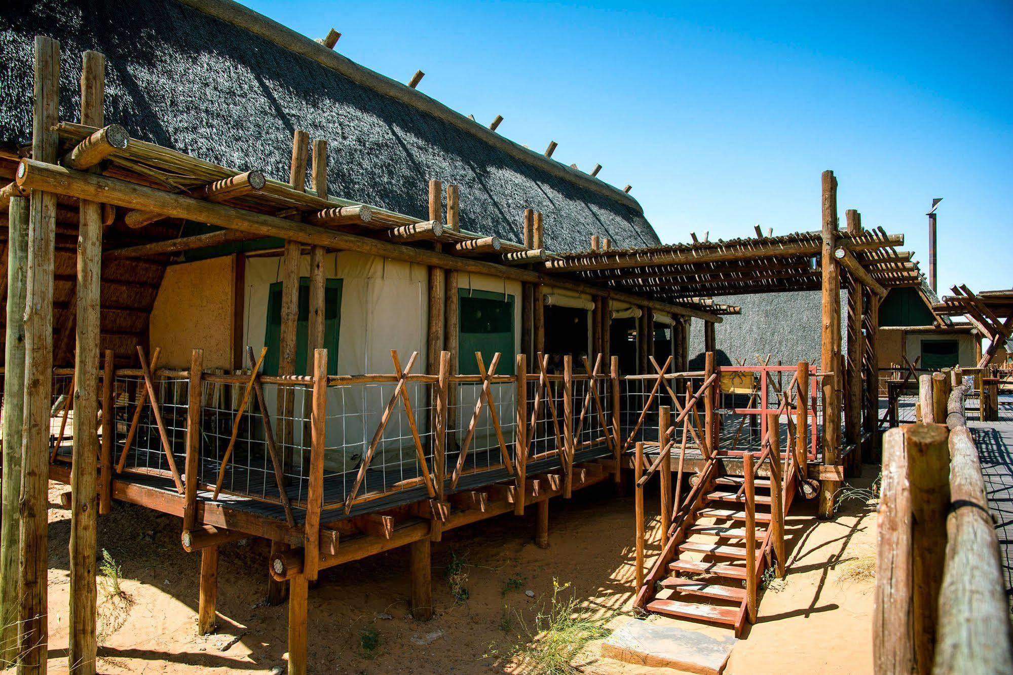 Xaus Lodge Twee Rivieren Dış mekan fotoğraf