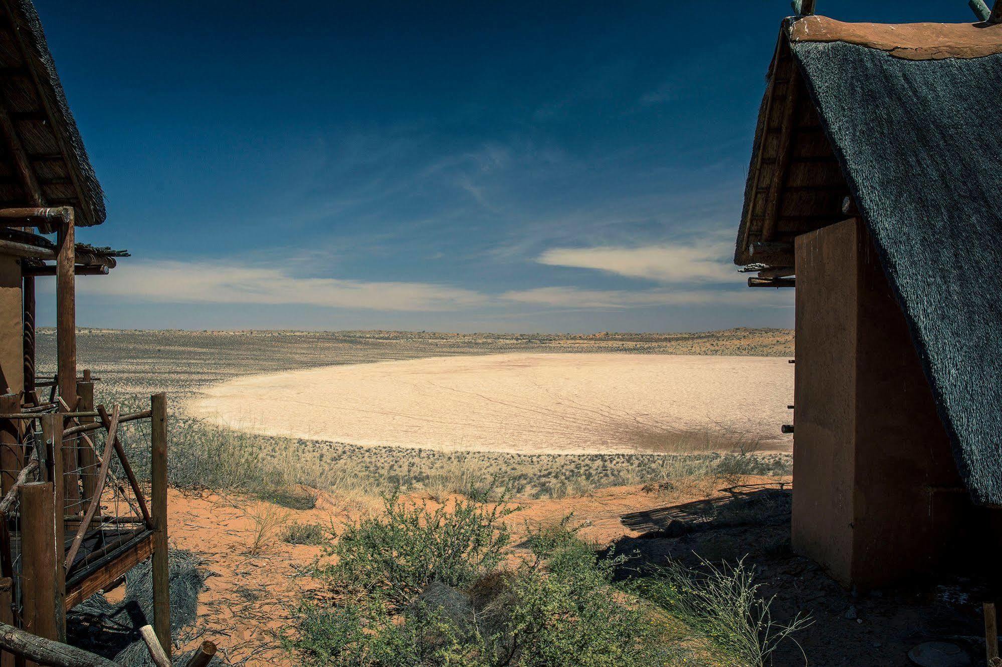 Xaus Lodge Twee Rivieren Dış mekan fotoğraf