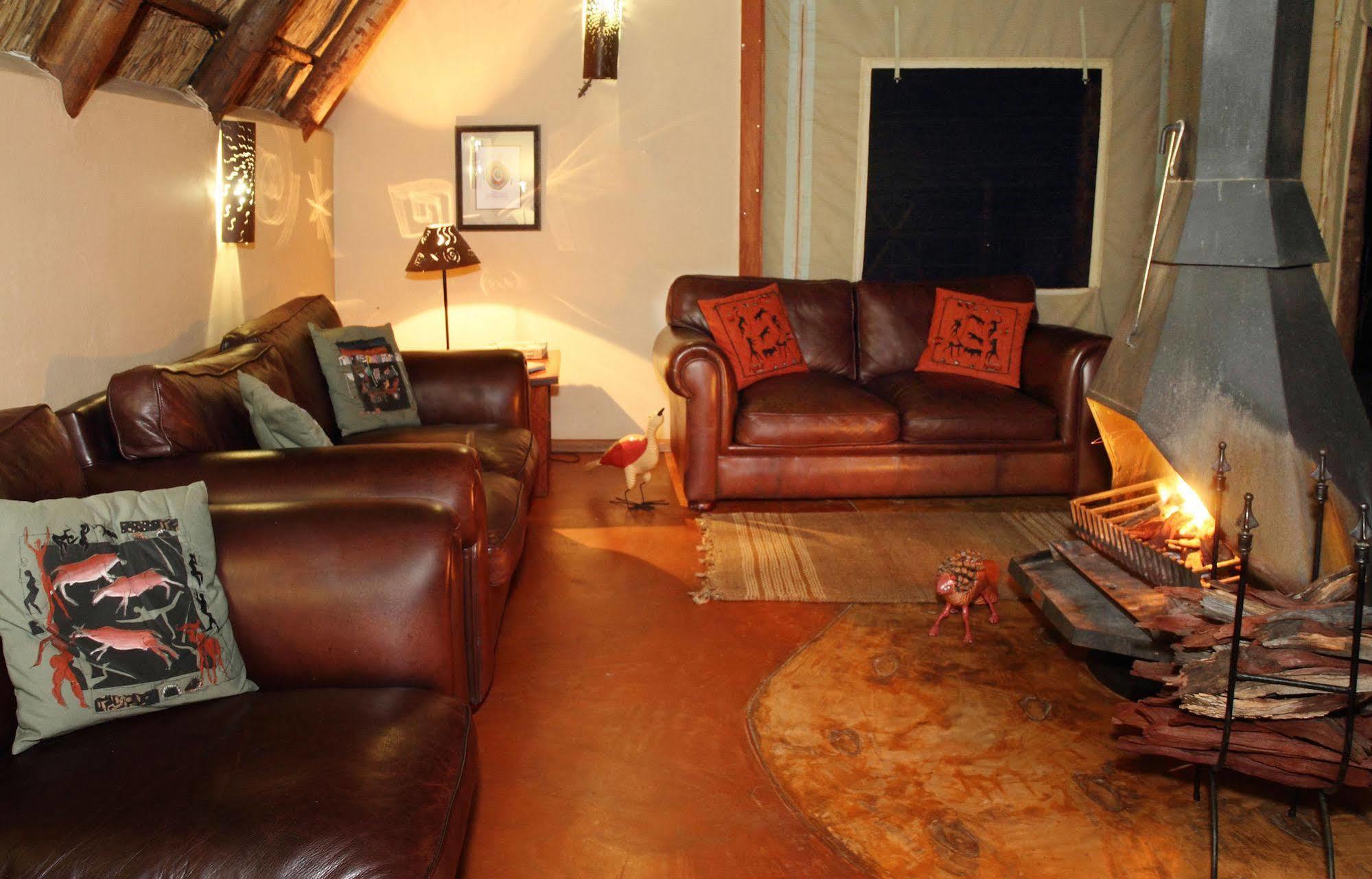 Xaus Lodge Twee Rivieren Dış mekan fotoğraf