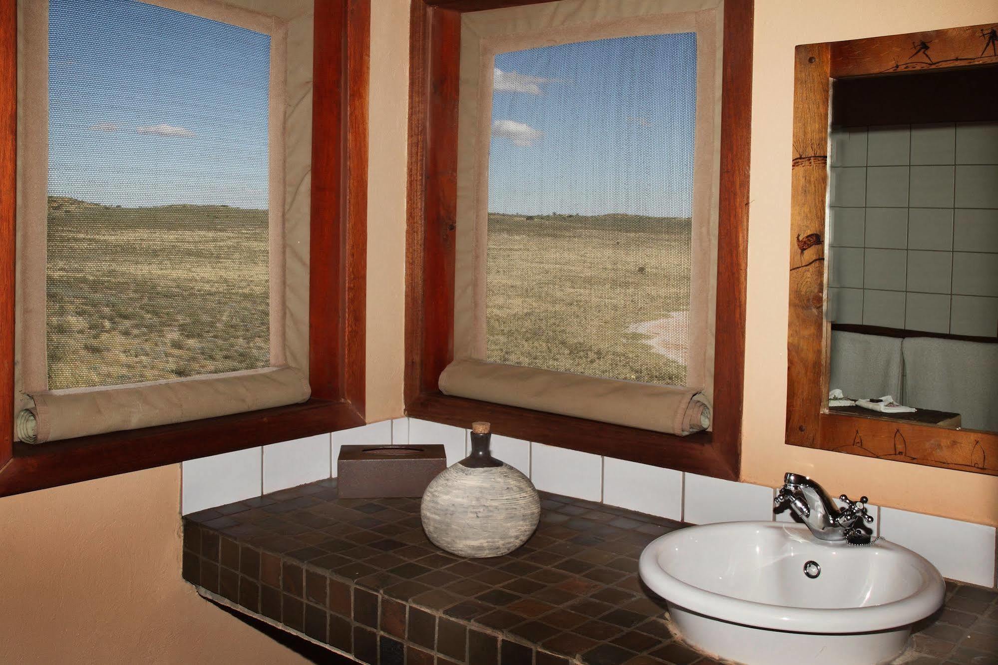 Xaus Lodge Twee Rivieren Dış mekan fotoğraf